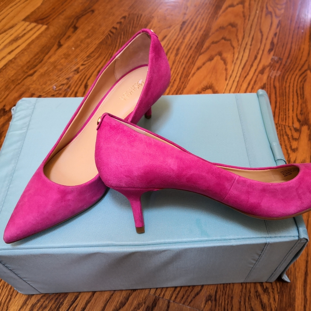 Moving sale - mid heel shoes pink suede MK